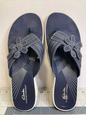 Clarks Cloudsteppers Brinkley Flora Flip Flop Sandal Navy Blue Size 10